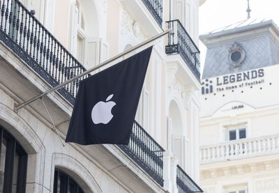 Flirting with $5 trillion, Apple has never been more valuable—or a more dangerous bet for investors