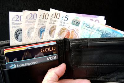 Heatwaves and sports events drive record demand for cash on high streets