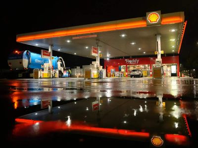 Shell's Q2 profit more than doubles to $9.8 billion, beats estimates