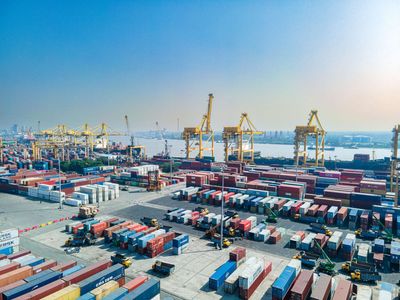 Maritime leap: Building ports, building institutions