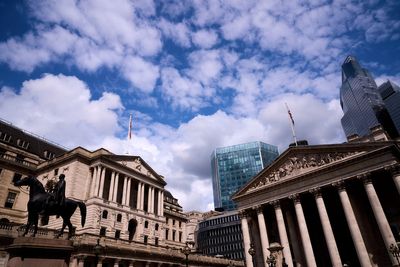 Bank holds interest rates as energy and memory chips set to lift inflation