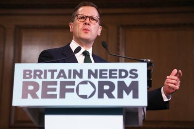 Collapse in Farage’s approval rating could spell the end for the Reform revolution