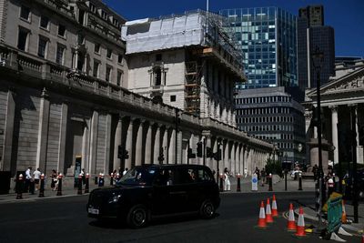 Bank of England policymakers keep rates on hold but more back hike