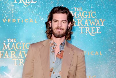 Artificial’s Andrew Garfield and other stars reacts to Amazon axing film about Jeff Bezos pal