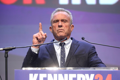 RFK Jr Accuses Fauci of 'Inexcusable Deception' Over Undisclosed Lung Injury Six Months After COVID Vaccine