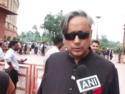 Tharoor-led panel urges govt to closely monitor China's activities in Bangladesh