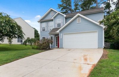 10 Driveway Habits That Can Leave a Bad Impression on Your Neighbors