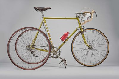 Infamous commentator David Duffield was also a record-breaking rider - this is the bike he did it all on