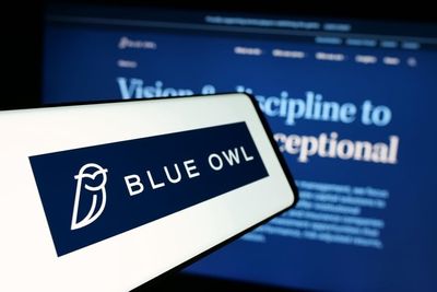 Blue Owl Says Private Credit Turmoil Is Easing Despite Fundraising Slowdown