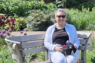 Woman becomes first to receive pioneering new cancer therapy