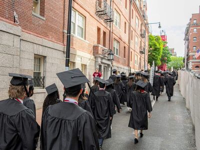 Trump weighs $100,000 fee for foreign students to work after graduation