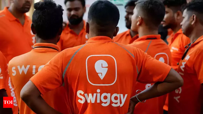 Swiggy shares plunge 6% even as losses narrow. Should investors buy, sell or accumulate?