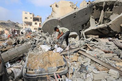 Middle East crisis: Trump says ‘Israel is very happy’ with Gaza peace plan but doesn’t say if withdrawal or Hamas disarmament comes first – as it happened