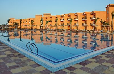 Texas Couple Arrested After Alleged Public Sex in Front of Kids at Apartment Complex Pool