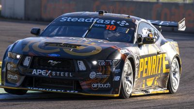 Supercars leader lays down early marker in Perth
