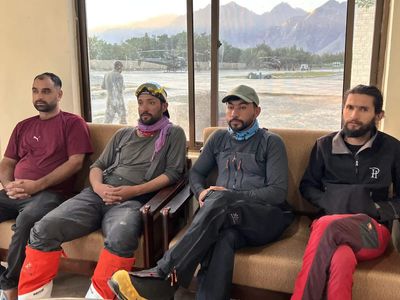 Pakistani rescuers find 4 bodies of the 10 climbers missing on Broad Peak after an avalanche