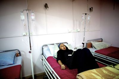 Ovarian Cancer Cells That Survive Chemotherapy Send a Sugar Signal That Helps Neighbors Break Away
