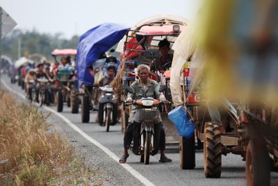 20,000 Cambodians ‘still displaced’ along Thai border
