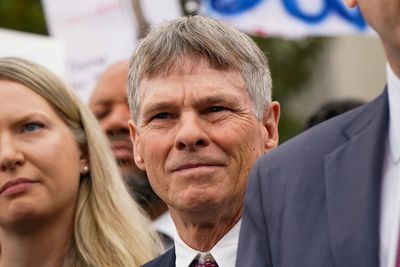 Charges dropped against ex-Olympian over Reflecting Pool damage after Trump admin admits ‘flawed installation’
