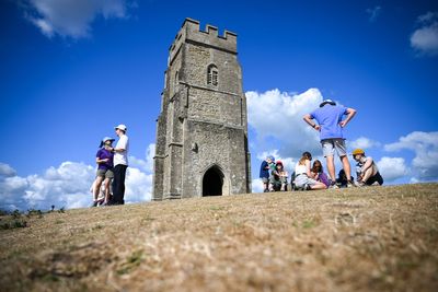 UK set for ‘chilly start’ to weekend after record-breaking dry spell and heatwave