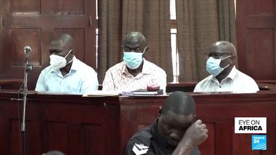 Ugandan opposition leader Kizza Besigye rushed to hospital after court collapse