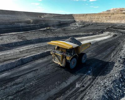 Adani to pay no company tax despite $1bn revenue from Queensland coalmine