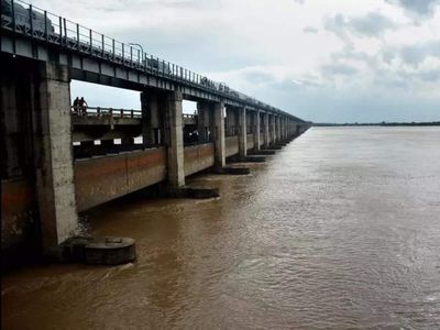 Godavari flood intensity to increase; second warning level likely at Dowleswaram on Saturday: APSDMA