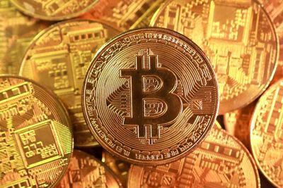 Bitcoin slips below $63,000 to a two-week low as weak Coinbase earnings and fading optimism weigh on sentiment