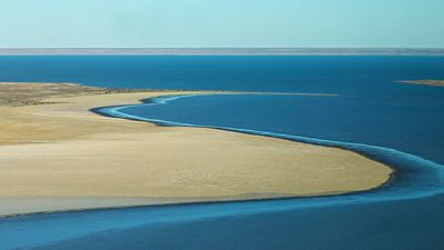In the 1950s, to bring rain to Australia's parched interior, engineers proposed flooding Lake Eyre through a 320-km ocean canal, but the water would rapidly evaporate