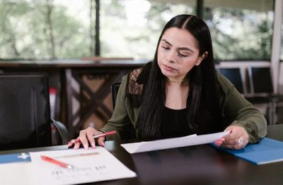 5 Financial Documents Divorced Women Should Review Before Year-End Planning Starts