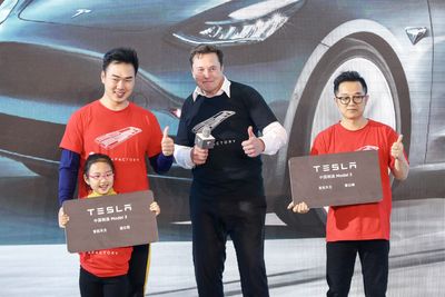 Elon Musk Reportedly Wants SpaceX to Swallow Tesla, But Beijing Fears He Will Hand Over Data on 2 Million Cars