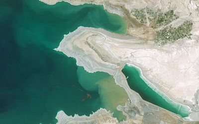 Freshwater Pools Signalling End Times Prophecy Stun Believers as 9,000 Sinkholes Shatter Dead Sea