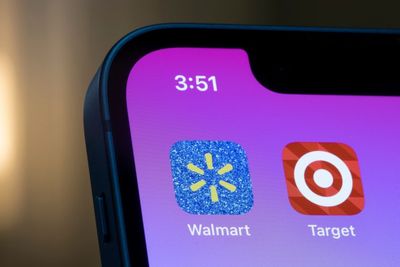 The Self-Checkout Glitch Leaving Some Target and Walmart Shoppers Unable to Pay