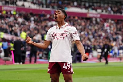 Manchester United consider intriguing move for Arsenal defender