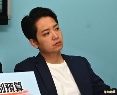 藍白狠砍公視預算！羅廷瑋昔上節目認「混文憑」 律師轟：沐猴而冠