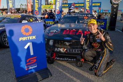 Supercars Perth: Matt Payne outduels Broc Feeney for victory
