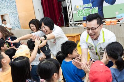 蘇巧慧到新莊氣墊樂園與親子同歡 盼新北育兒更友善