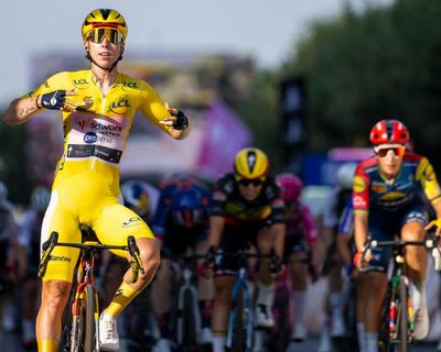 It’s double Dutch as Lorena Wiebes wins second stage of Tour de France Femmes