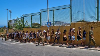 Ceuta: more migrants leave but residents still in shock. Far-right leader visits