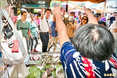 沈伯洋談倒閣提議：重選的是別人 不是蔣自己