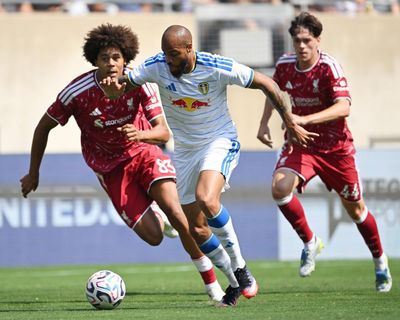 Leeds stage thrilling comeback to sink Liverpool in Chicago friendly