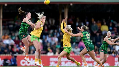 AFLW stars want league to seize fresh momentum