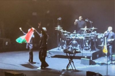 Massive Attack band 'surprised and disappointed' by Singapore ban