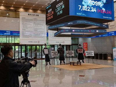 Kospi slumps 5% after record-breaking 18% surge. What’s ahead for South Korea’s seesaw-like stock market?