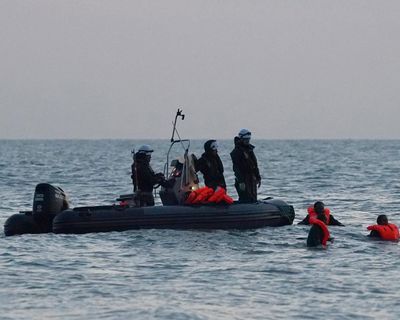 Former navy officer criticises Reform plan to use military to stop small boats