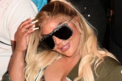 Lil' Kim's Red Carpet Appearance With Daughter Sparks Fresh Plastic Surgery Speculation