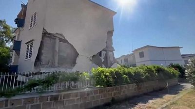 Video shows damage after Naples earthquake injures 26