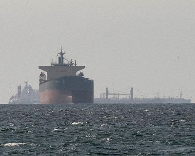 Iran in talks with Oman over shipping but US negotiations on hold, says Tehran