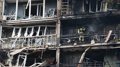 Russia fires glide bombs at Zaporizhzhia, killing one and wounding dozens of others