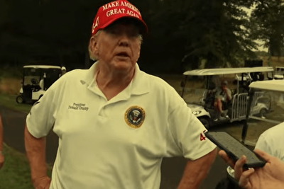 Trump Mocks 'Talentless' Golf Rivals After Winning Trophy at His Own Course